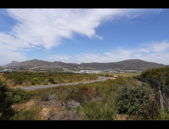 8,000M² SMALLHOLDING FOR SALE IN CROFTERS VALLEY